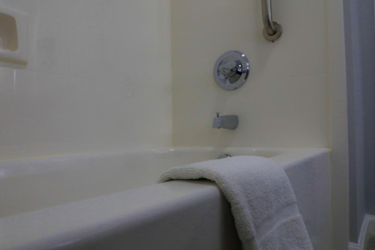 Home Inn And Suites โอลีฟแบรนช์ ภายนอก รูปภาพ